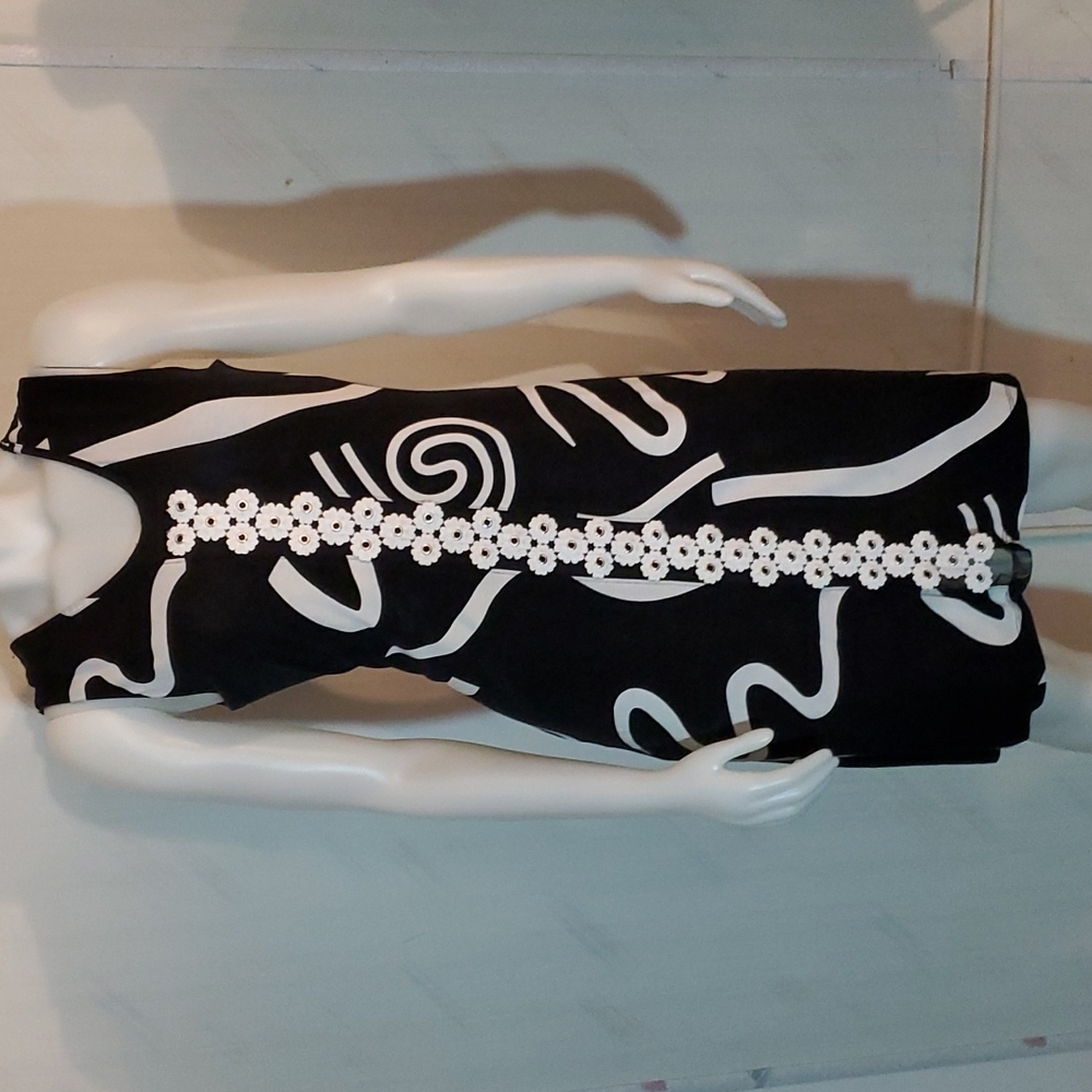 Zoe small black and white dress